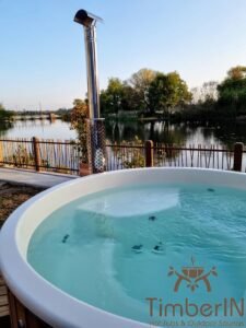 Badezuber Badefass Hot Tube Mit Whirlpool Holzofen – TimberIN Rojal (1)