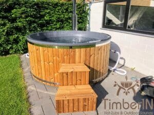 Badezuber Badefass Hot Tube Mit Whirlpool Holzofen – TimberIN Rojal 1 5 Scaled