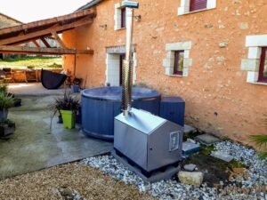 Badezuber Badefass GFK WPC – Thermoholz Verkleidung Mit SMART Pellet Oder Holzofen (1)