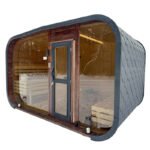 Außenkabinensauna mit Glasfront